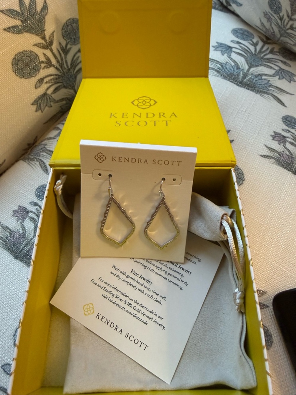 Kendra Scott NWT Sophee Earrings